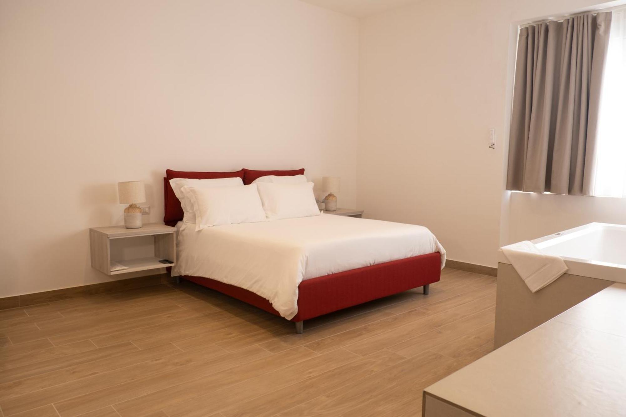 Monumental Luxury Rooms Caserta Buitenkant foto